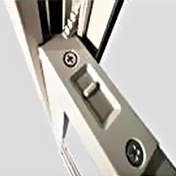 Serratura a camma in metallo con viti su binario per finestra appeso