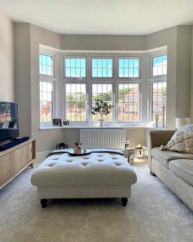 편안한 라운지 공간 만들기 베이 윈도우 아이디어