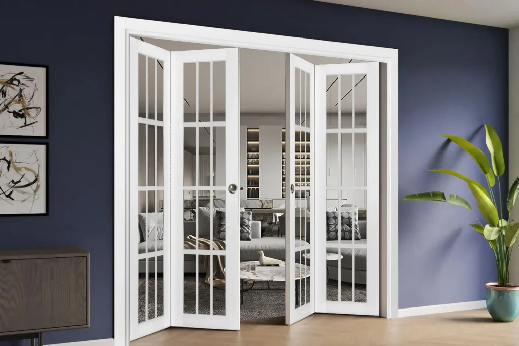 Portes françaises pliantes avec panneaux de verre ouverts vers l'intérieur