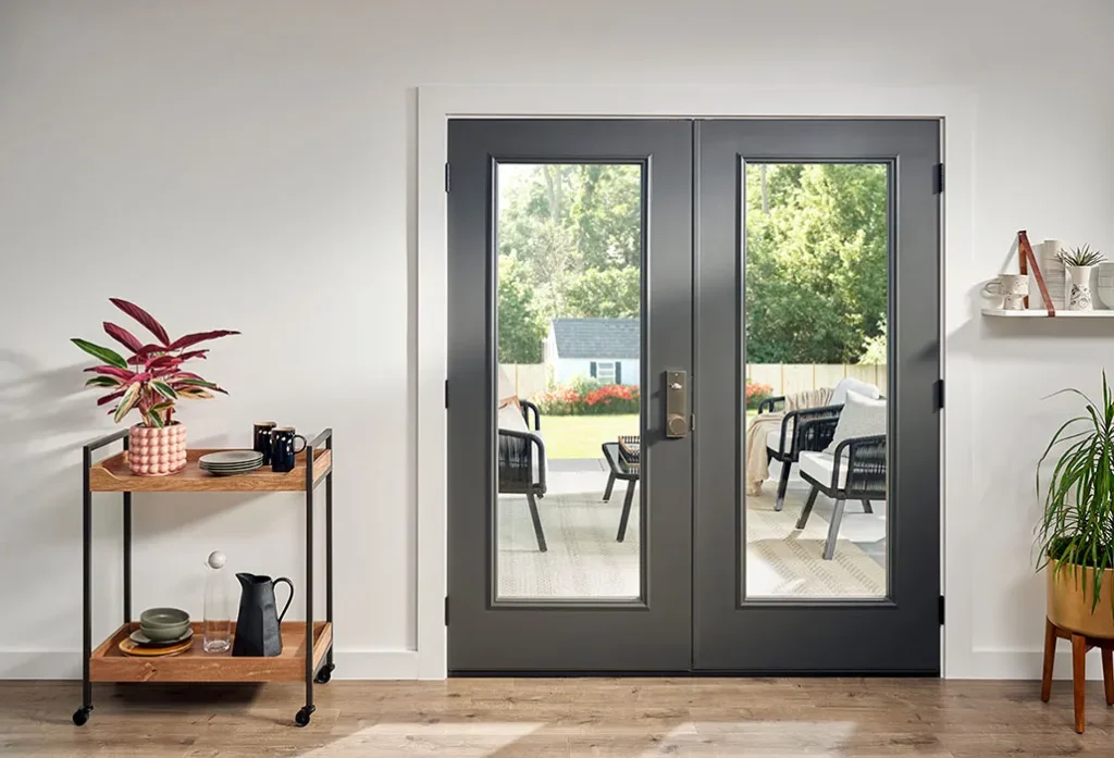회색의 현대적인 이중 알루미늄 파티오 도어