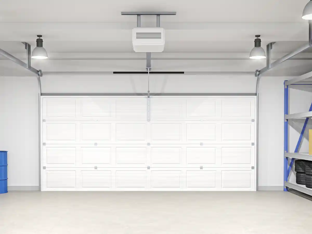 Vista interna da porta da garagem com sistema de isolamento