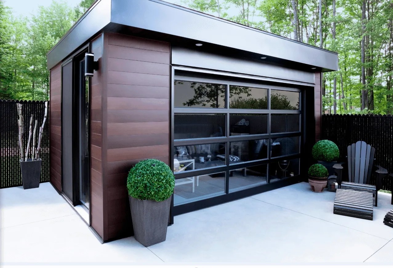 Porta de pátio de vidro estilo garagem moderna na unidade do quintal