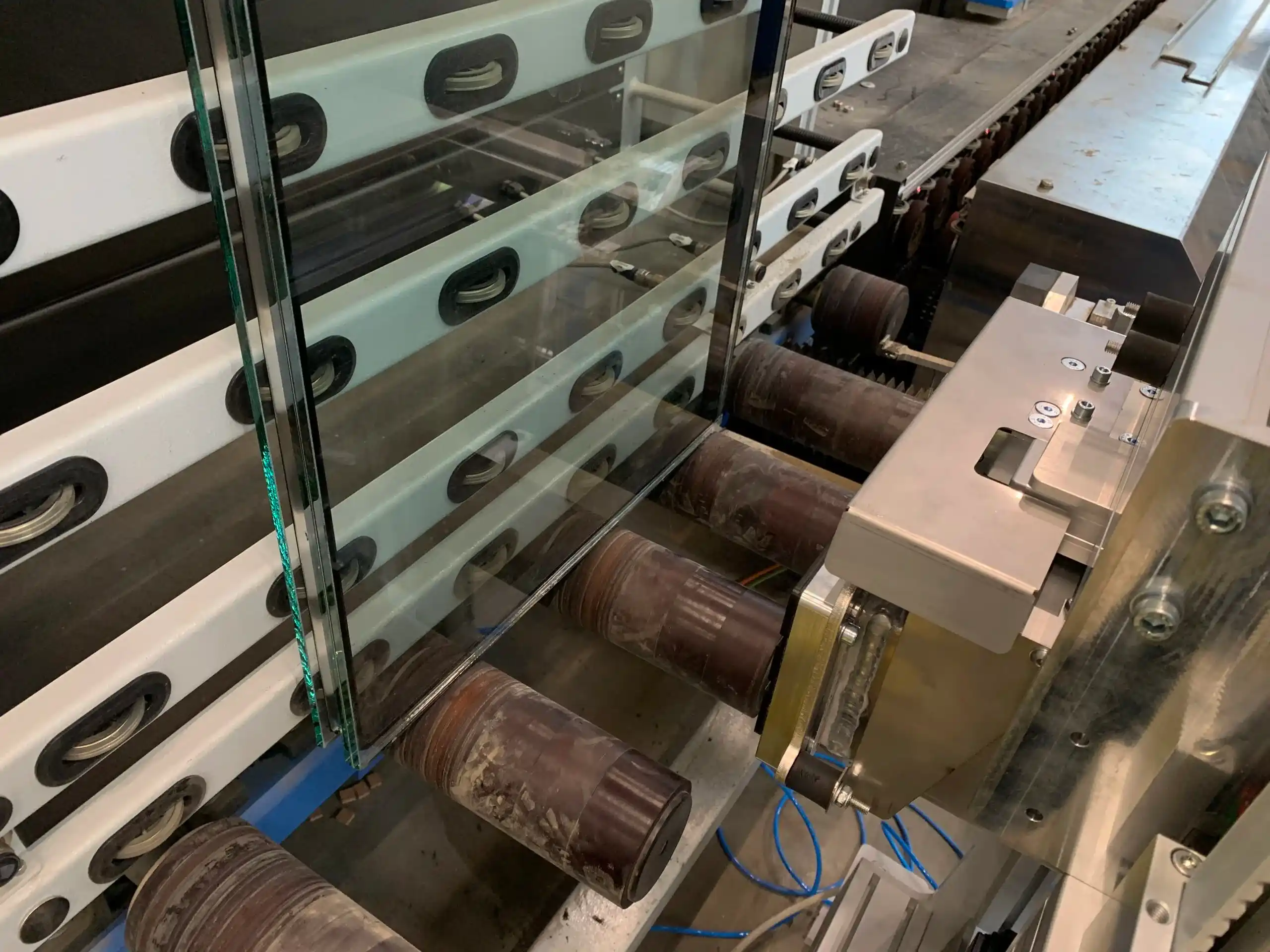 IGU gas filling machine for insulation sealing