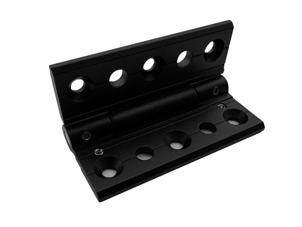 Dettaglio dell'hardware della cerniera della porta pieghevole in alluminio nero