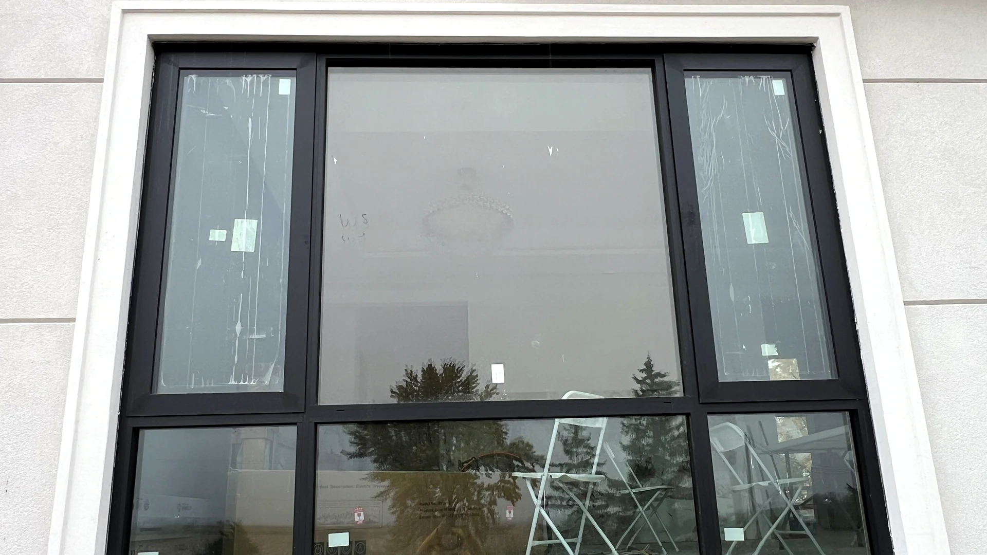 Precision-engineered architectural window unit with multi-chamber PA66 thermal break
